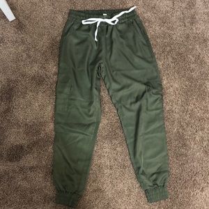 Women’s dark green joggers never worn